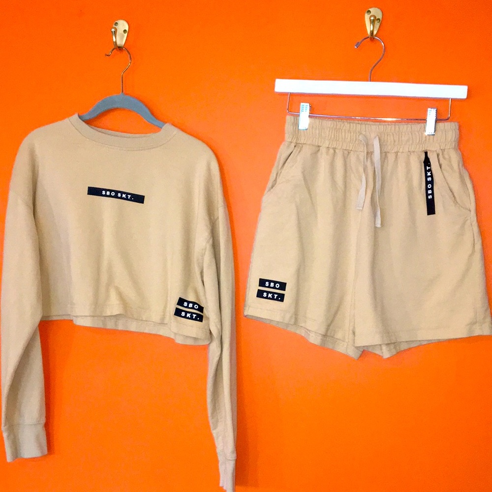 SBO SKT. Beige Cropped Sweatshirt & Shorts Set XS / Small Woman’s 0/2/4